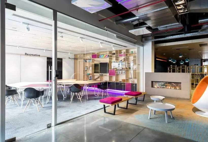 هتل Aloft Brussels Schuman