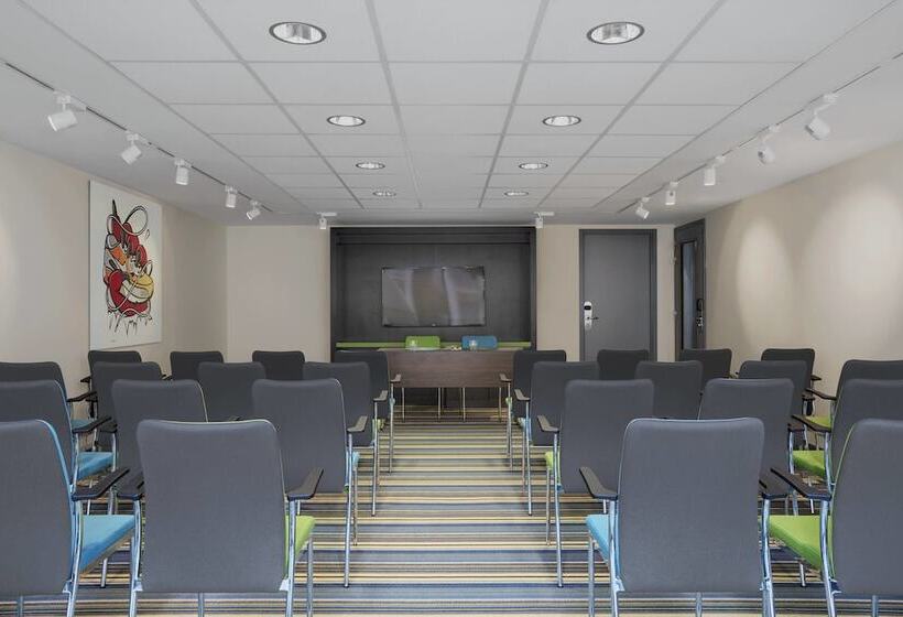 هتل Aloft Brussels Schuman