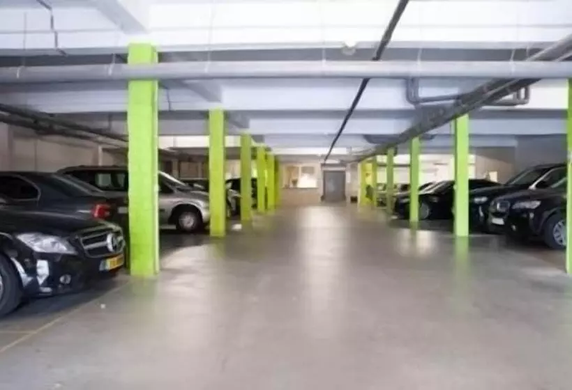 Отель Corbie Geel