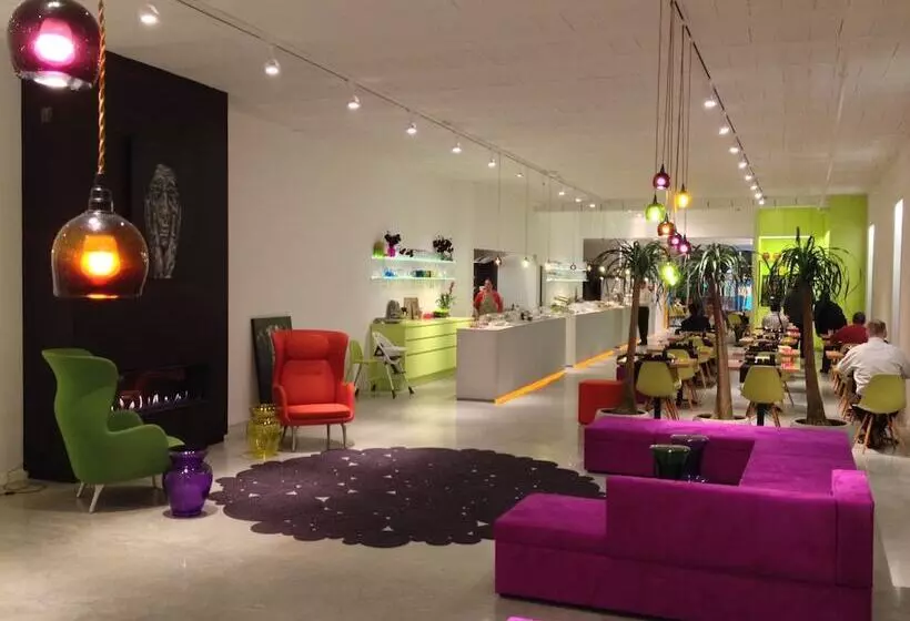 Отель Corbie Geel