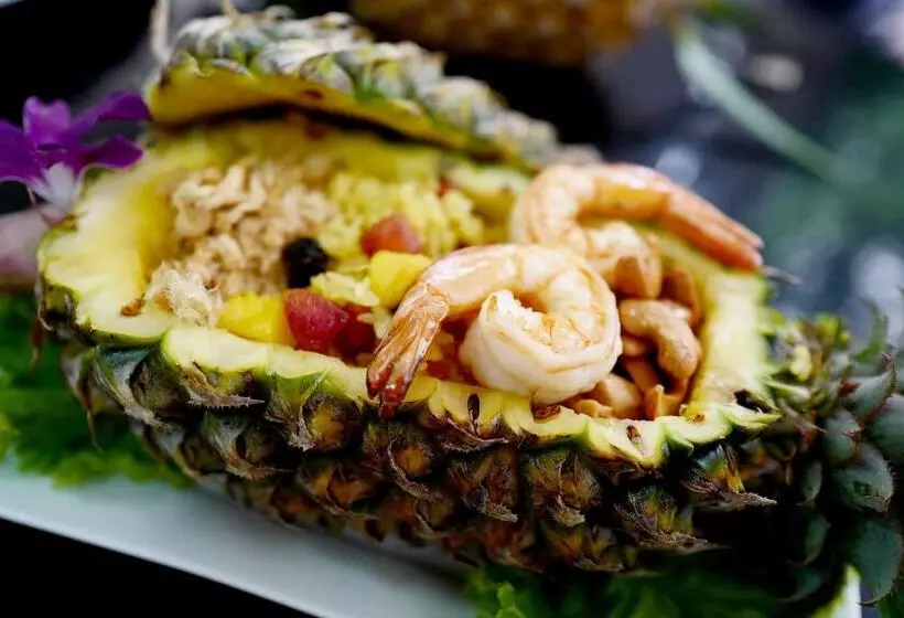 Hotelli Feung Nakorn Balcony Rooms And Cafe