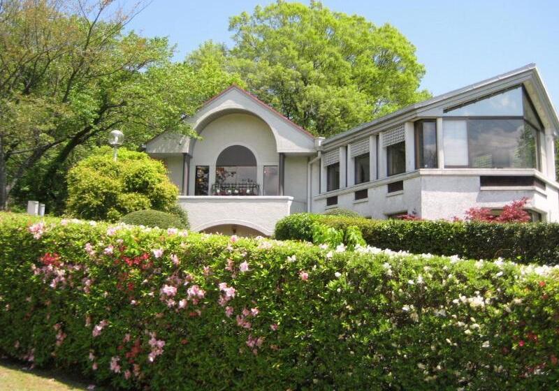 Отель Izu Ippeki Lake Lakeside Terrace