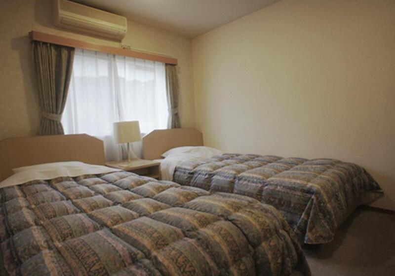 Отель Izu Ippeki Lake Lakeside Terrace