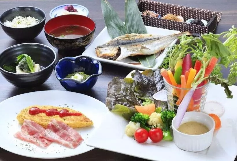 Отель Izu Ippeki Lake Lakeside Terrace