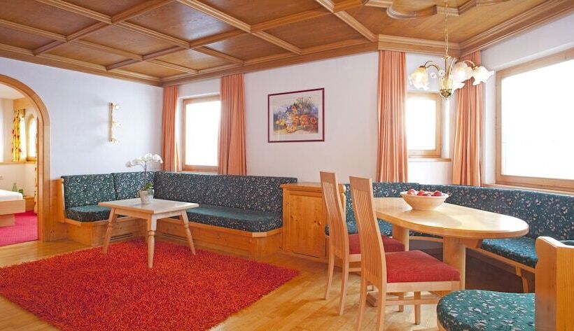 בית מלון כפרי Tirol Fiss 4sterne Superior