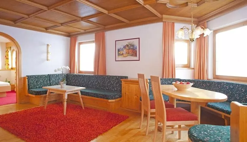 هتل Tirol Fiss 4sterne Superior