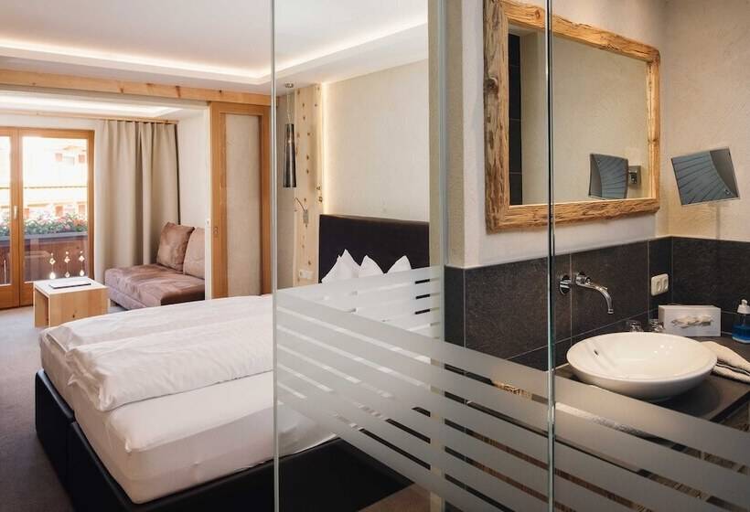 בית מלון כפרי Tirol Fiss 4sterne Superior