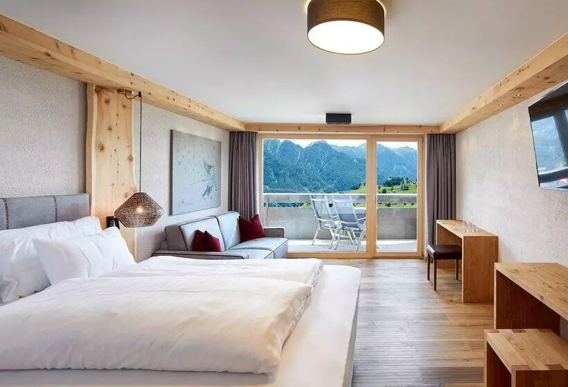 هتل Tirol Fiss 4sterne Superior