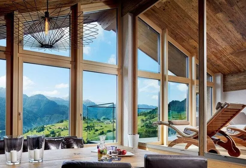 هتل Tirol Fiss 4sterne Superior