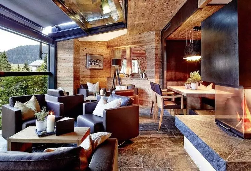 هتل Tirol Fiss 4sterne Superior