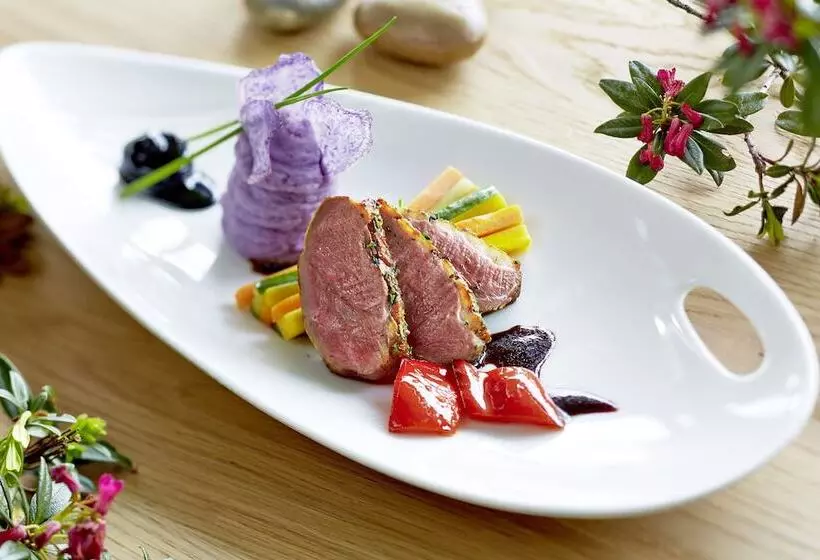 هتل Tirol Fiss 4sterne Superior