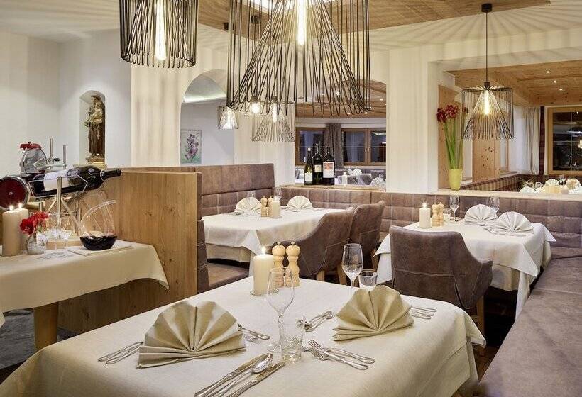 בית מלון כפרי Tirol Fiss 4sterne Superior