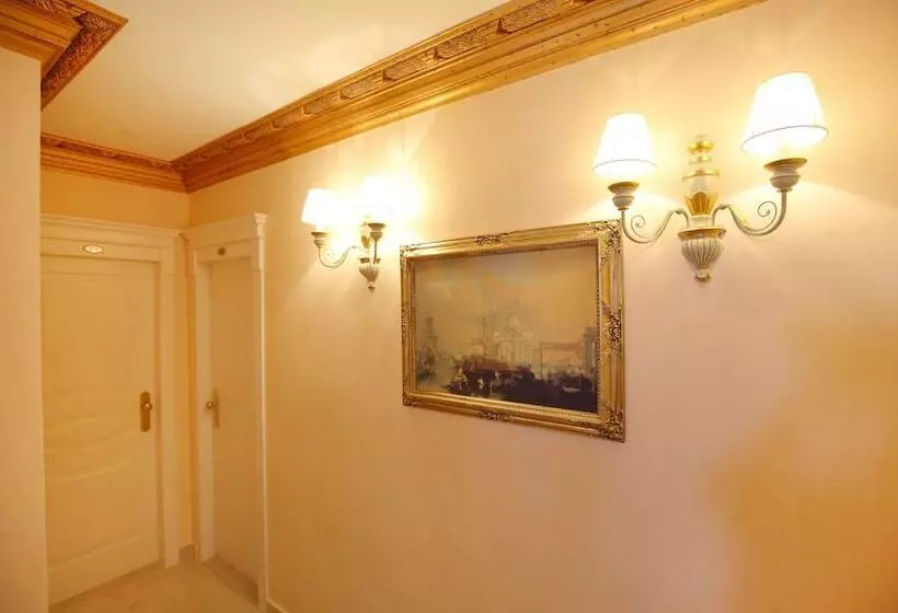 هتل Villa Triana Adults Only