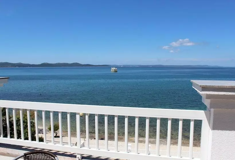 هتل Villa Triana Adults Only