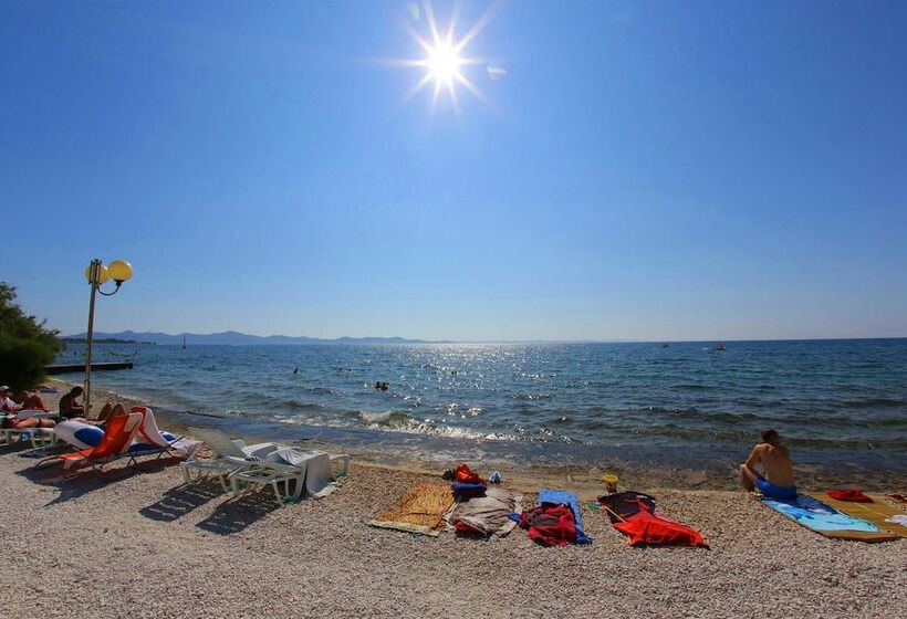 هتل Villa Triana Adults Only