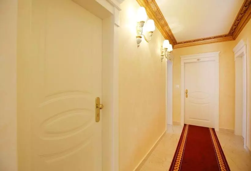 هتل Villa Triana Adults Only