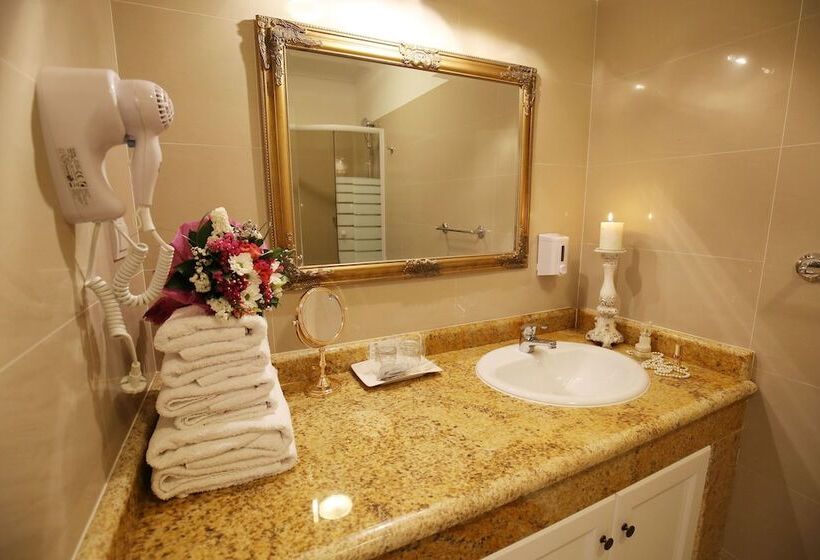 هتل Villa Triana Adults Only