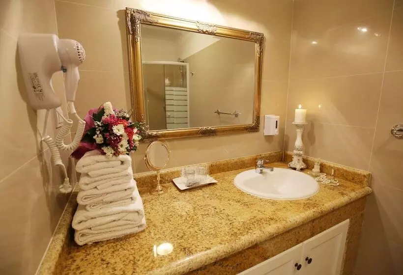 هتل Villa Triana Adults Only