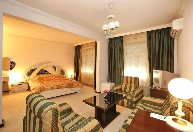 酒店 Splendid Ruse