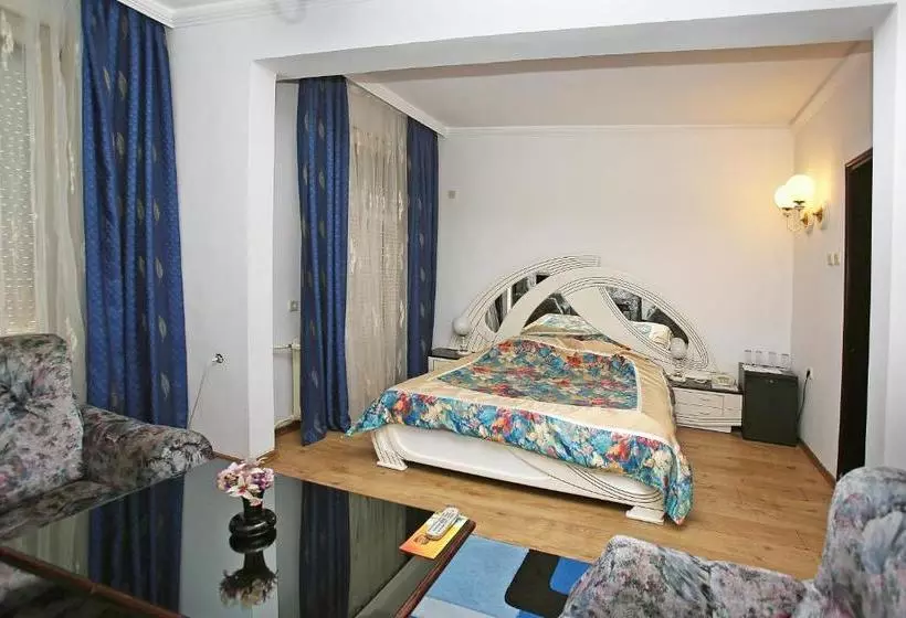 酒店 Splendid Ruse