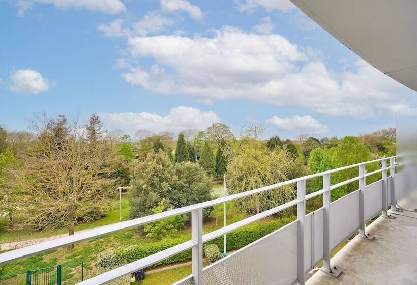 Clarion Paris Cdg Airport