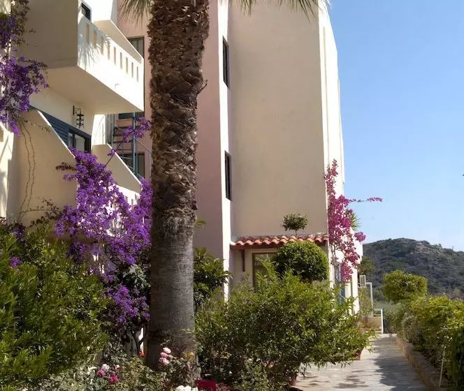 ホテル Almiros Apartments