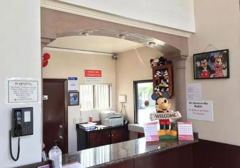 فندق Anaheim Discovery Inn And Suites