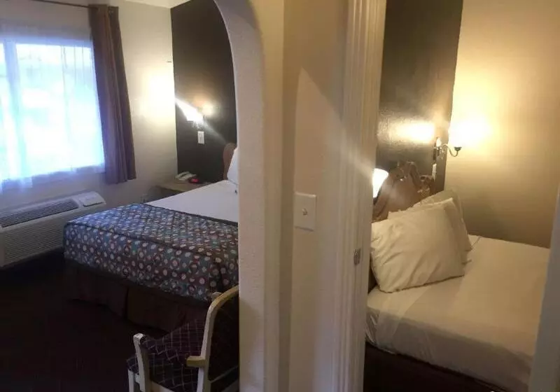 فندق Anaheim Discovery Inn And Suites