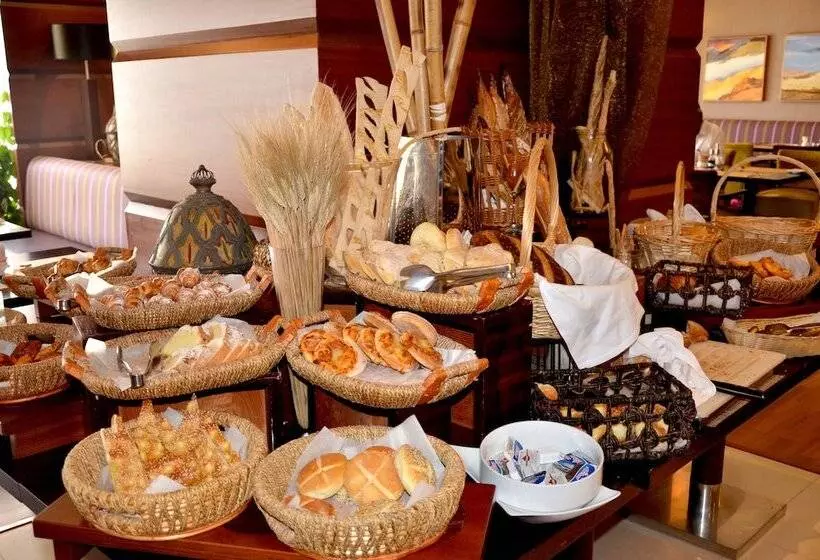 호텔 Crowne Plaza Al Khobar, An Ihg