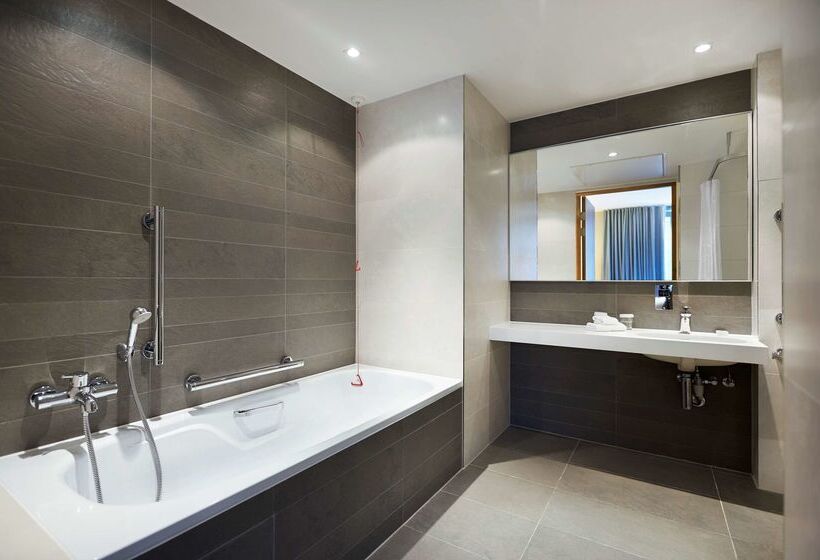 Doubletree By Hilton Hotel London Tower Of London