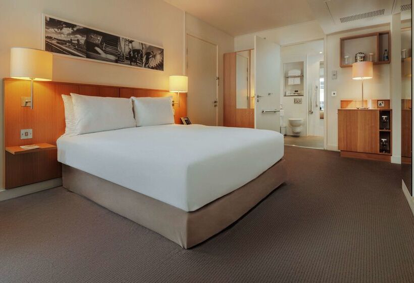 Doubletree By Hilton Hotel London Tower Of London
