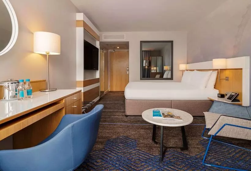 Doubletree By Hilton Hotel London  Tower Of London