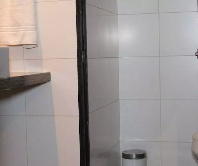 Отель Gen Rooms