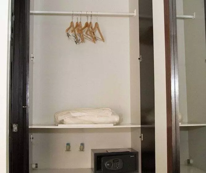 Отель Gen Rooms