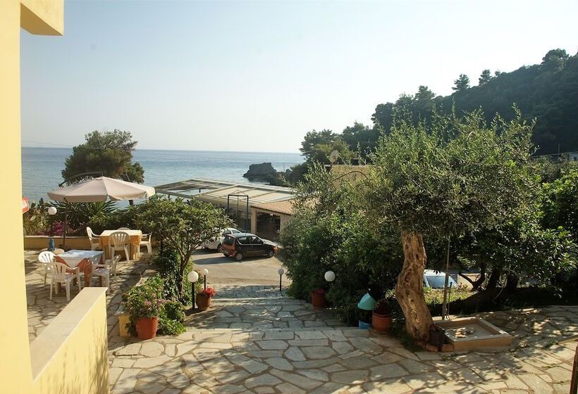 בית מלון כפרי Glyfada Beach