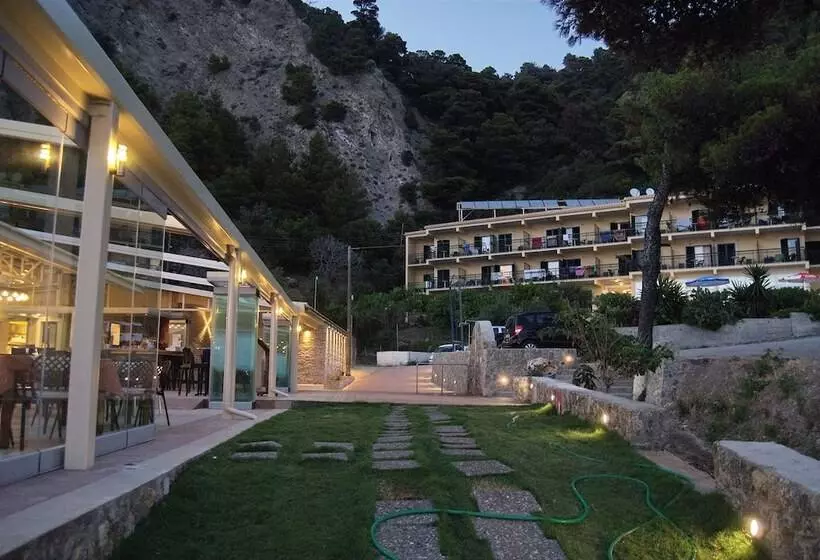 בית מלון כפרי Glyfada Beach