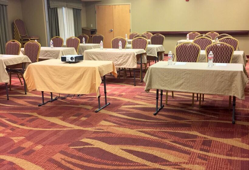 בית מלון כפרי Hampton Inn Haysnorth Of I70