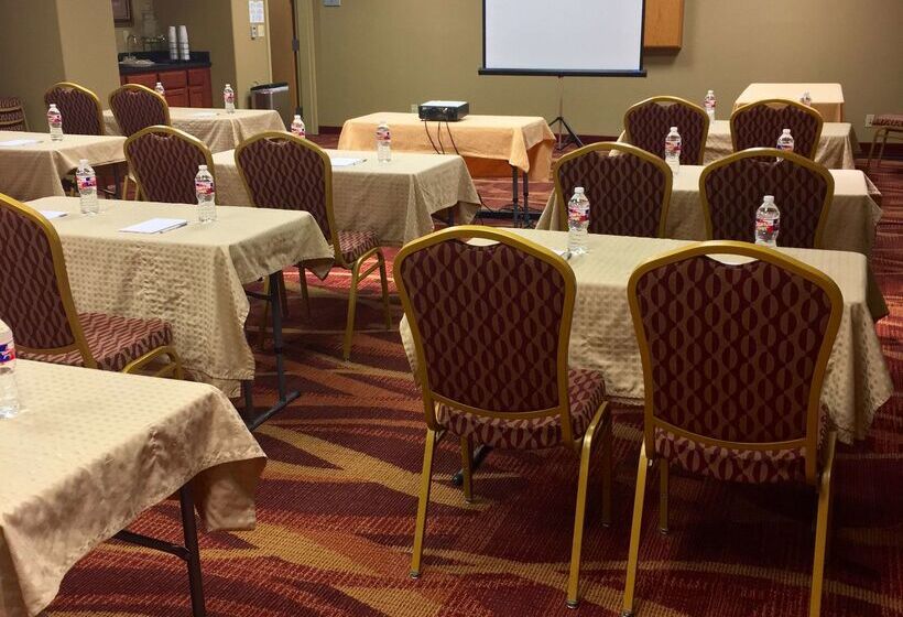 בית מלון כפרי Hampton Inn Haysnorth Of I70