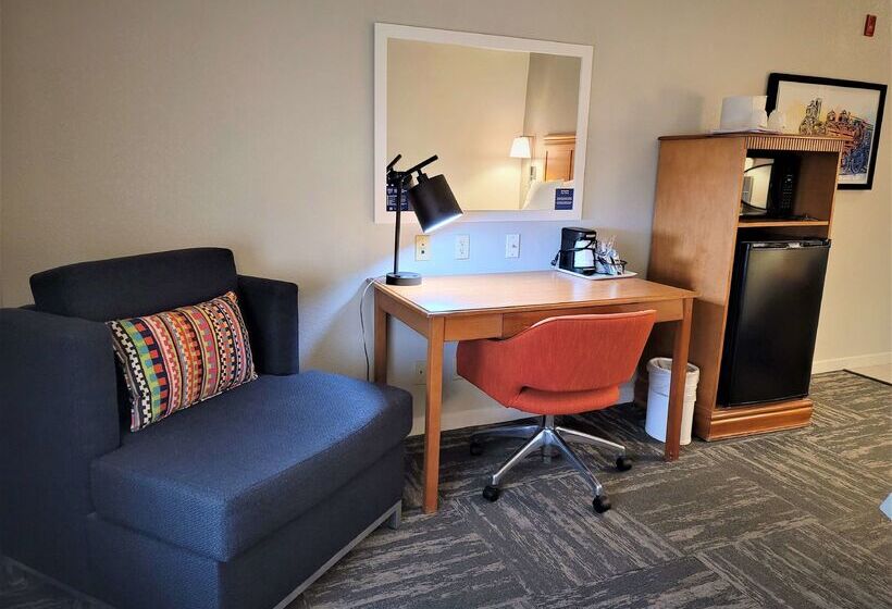 בית מלון כפרי Hampton Inn Haysnorth Of I70