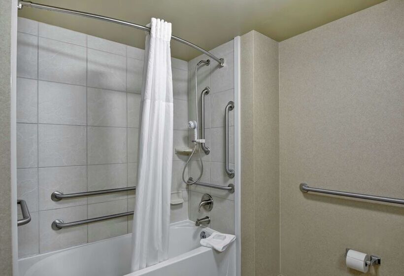 Отель Hampton Inn Lewisburg