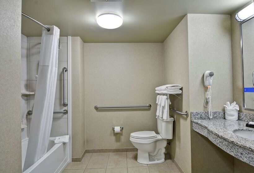 Отель Hampton Inn Lewisburg