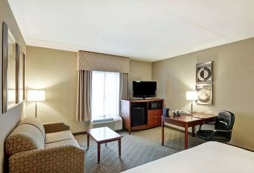 Отель Hampton Inn Lewisburg