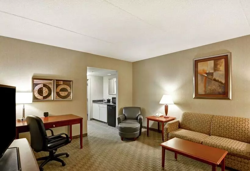 Отель Hampton Inn Lewisburg