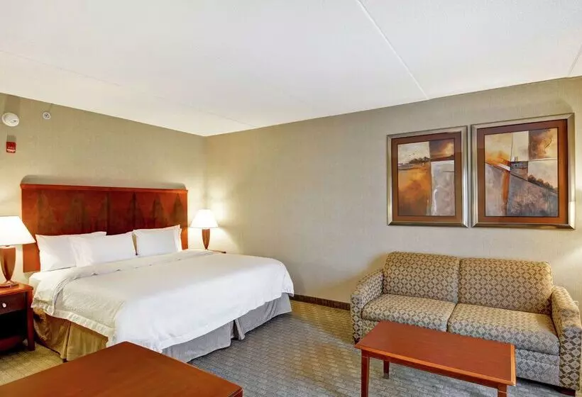 Отель Hampton Inn Lewisburg