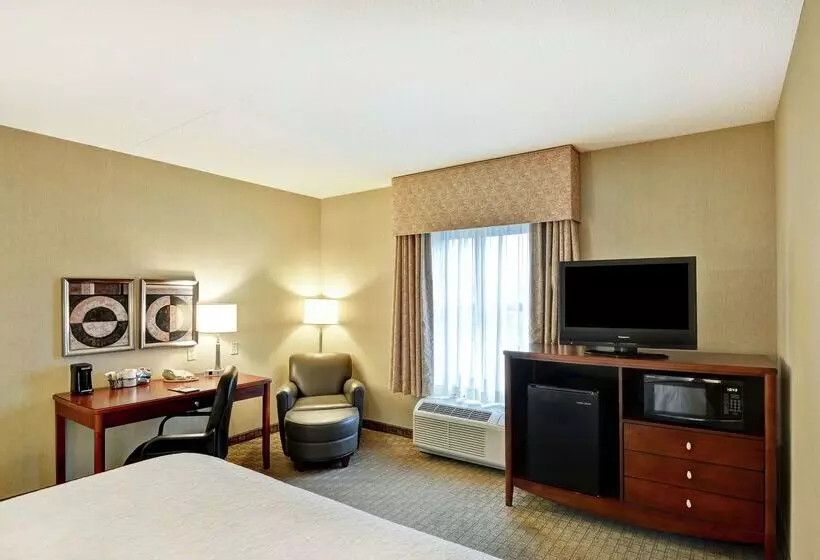 Отель Hampton Inn Lewisburg