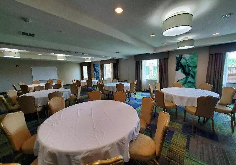 Otel Holiday Inn Express Pearland, An Ihg