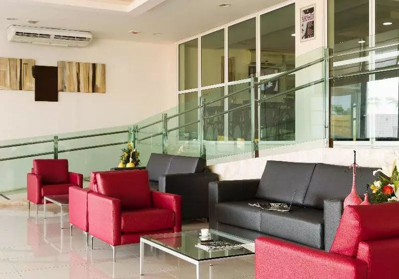 Happy Hotel Manaíra