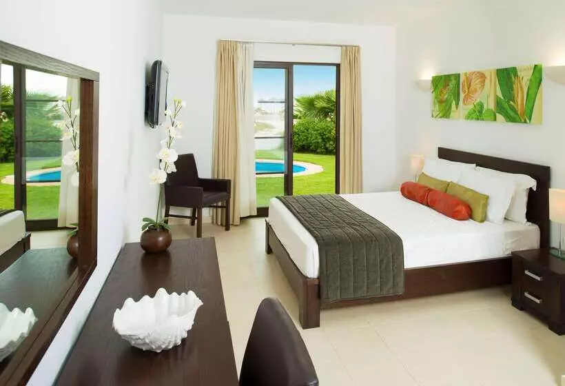 בית מלון כפרי Melia Tortuga Beach   All Inclusive