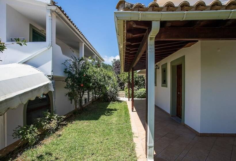 בית מלון כפרי Paradise Inn