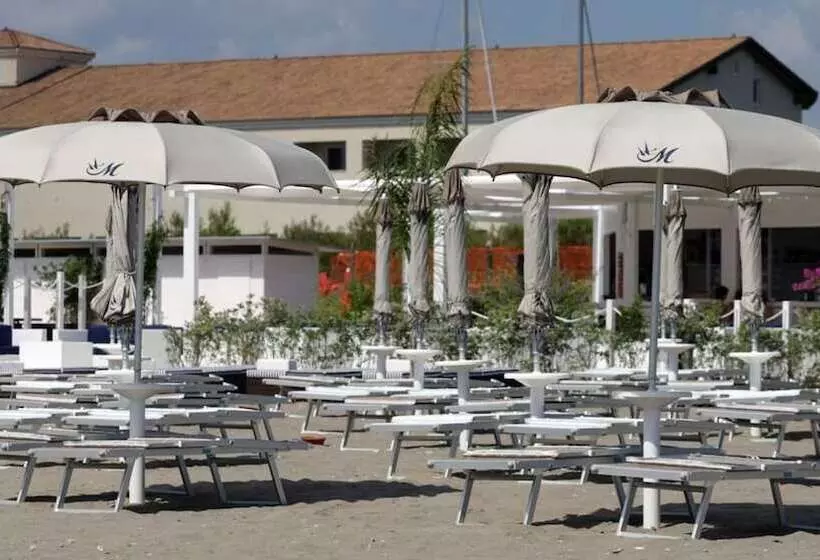 Отель Marinagri Greenblu